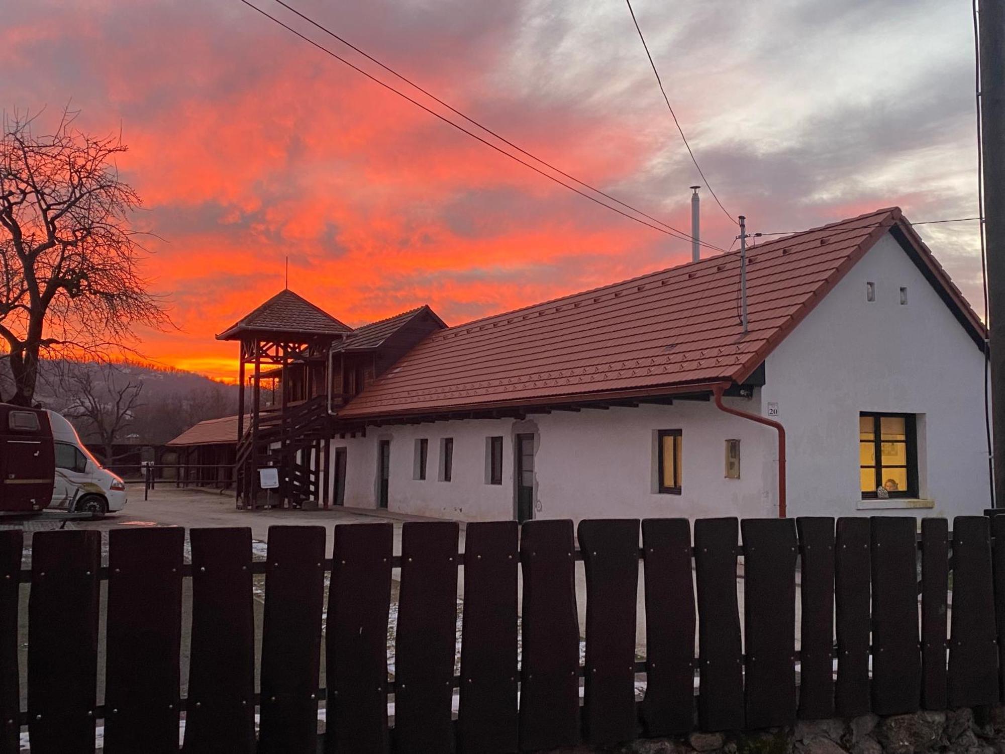 Ezuestkengyel Apartment Piliscsaba